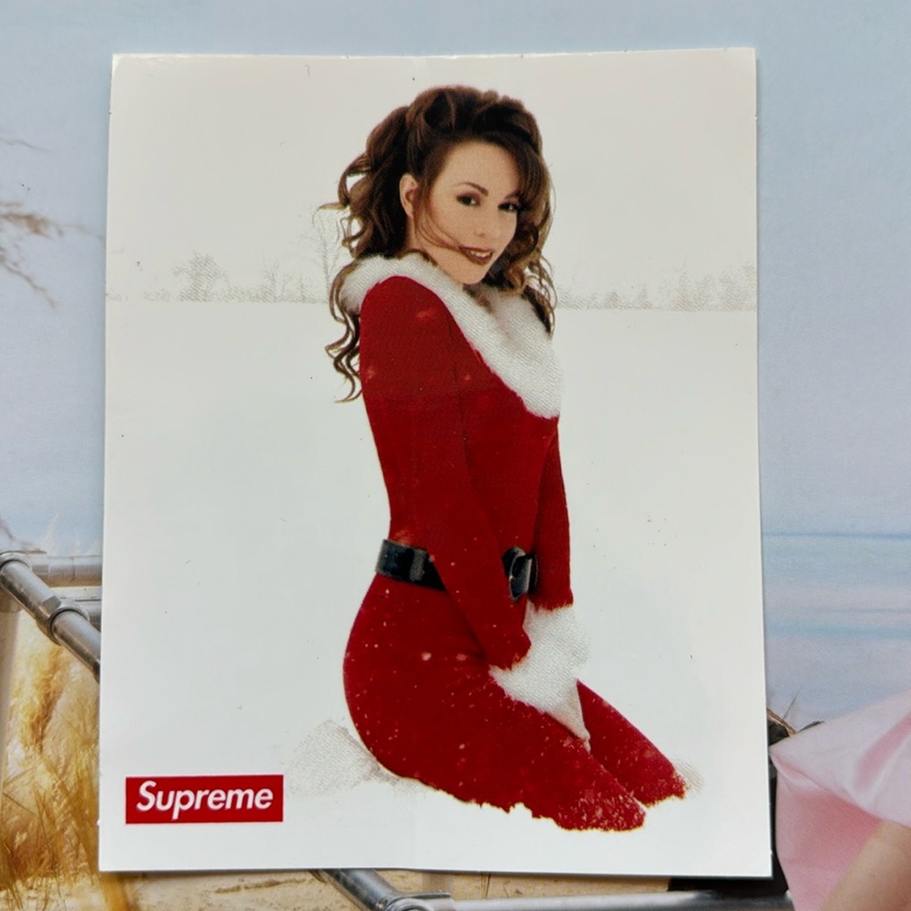 SUPREME STICKER RARE ❤️